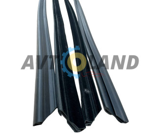 Ущільнювач опускного скла двері ВАЗ 2108,2113 передньої нижній (к-т 4 шт.)