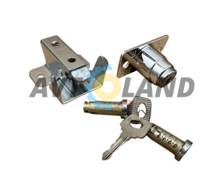 Замок багажника ВАЗ 21099 с ключами и личинками дверей  и планкой FLAGMUS